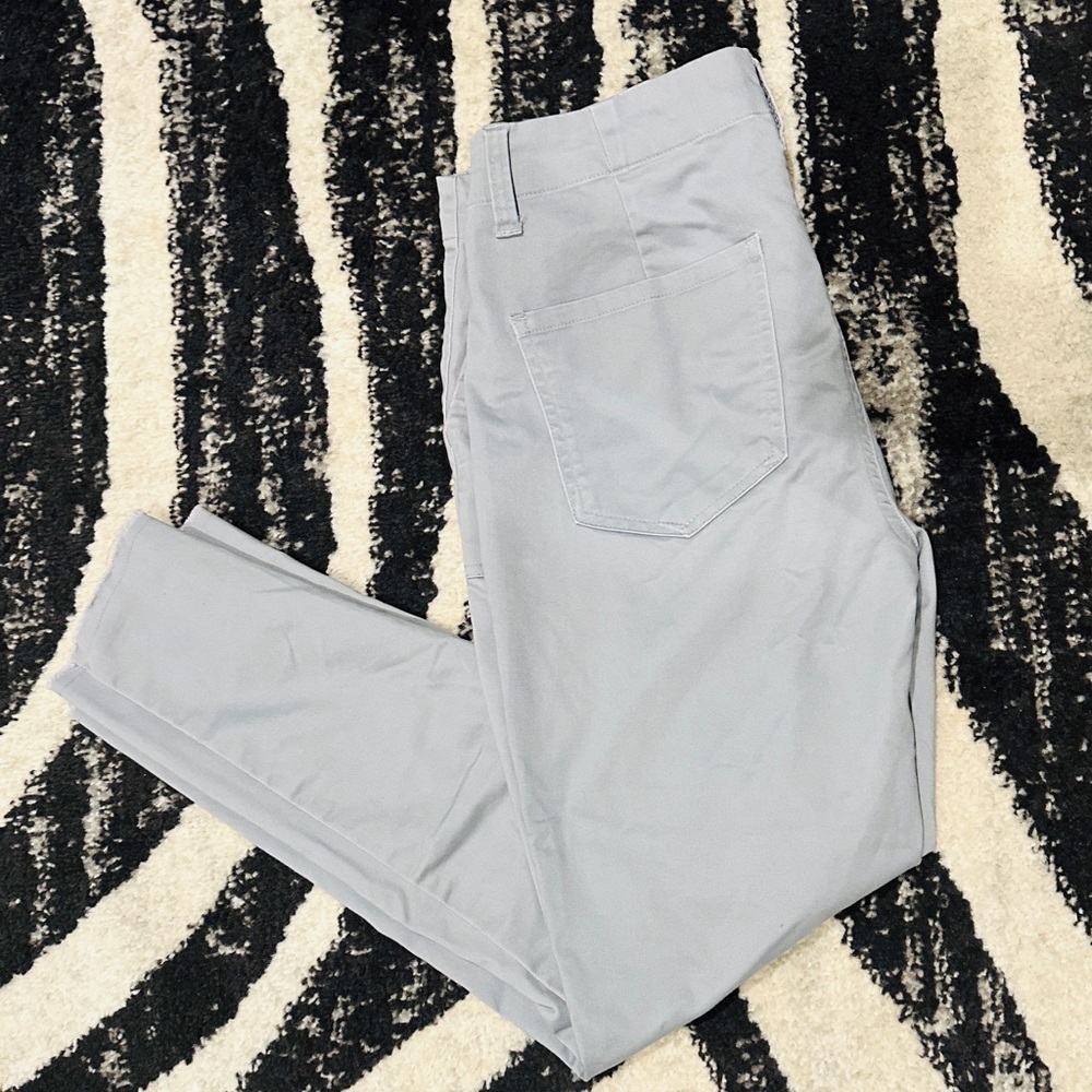 Tinsel Gray Frayed Hem Chino Pant Size 29